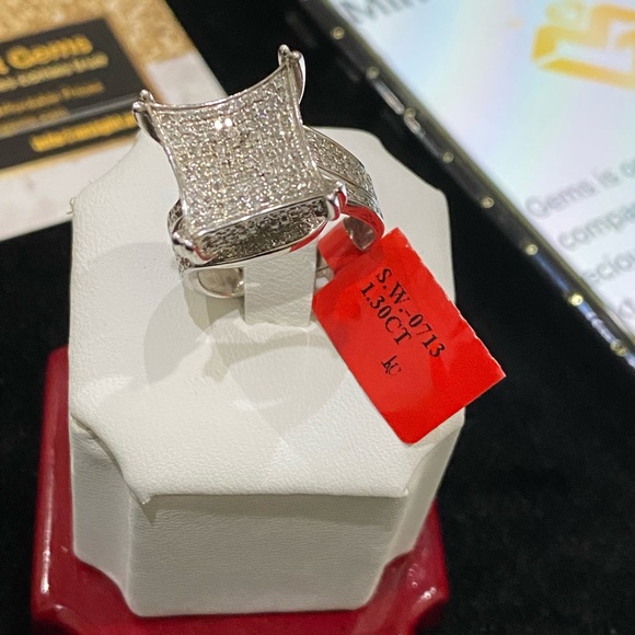 Real diamond women head turning ring make a statement w/ this beautiful ring WOW - Picture 4 of 5